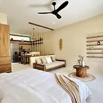 Cocay Pi2220 Gym, Balcony,Swimming Pool,Pets